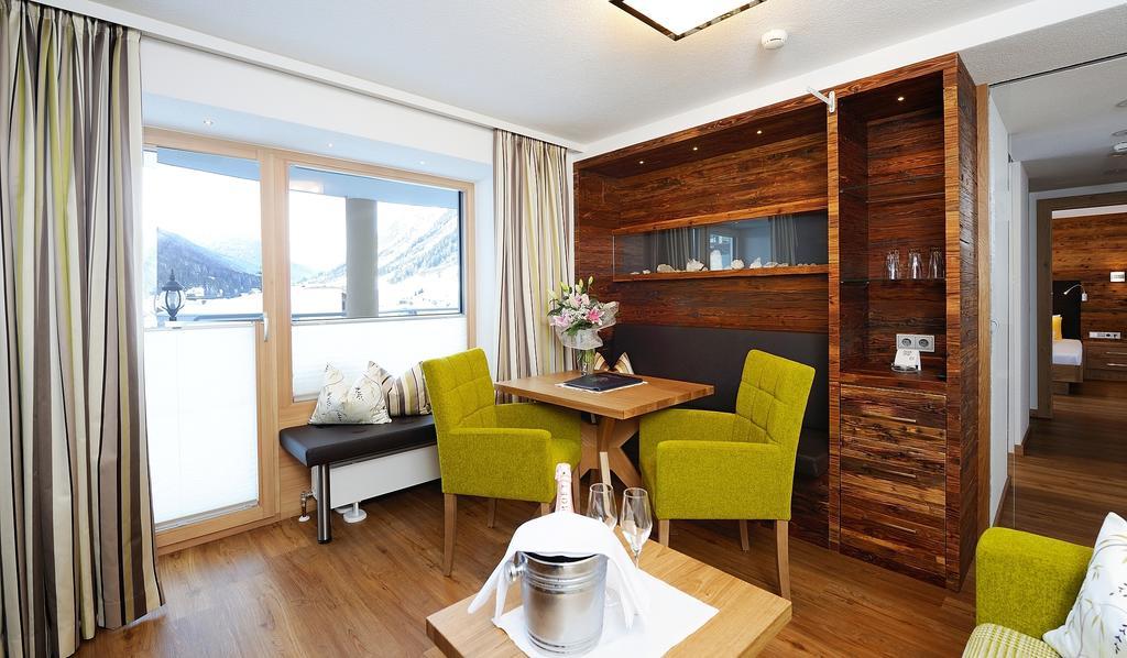 Hotel Jaegerhof Ишгъл Стая снимка