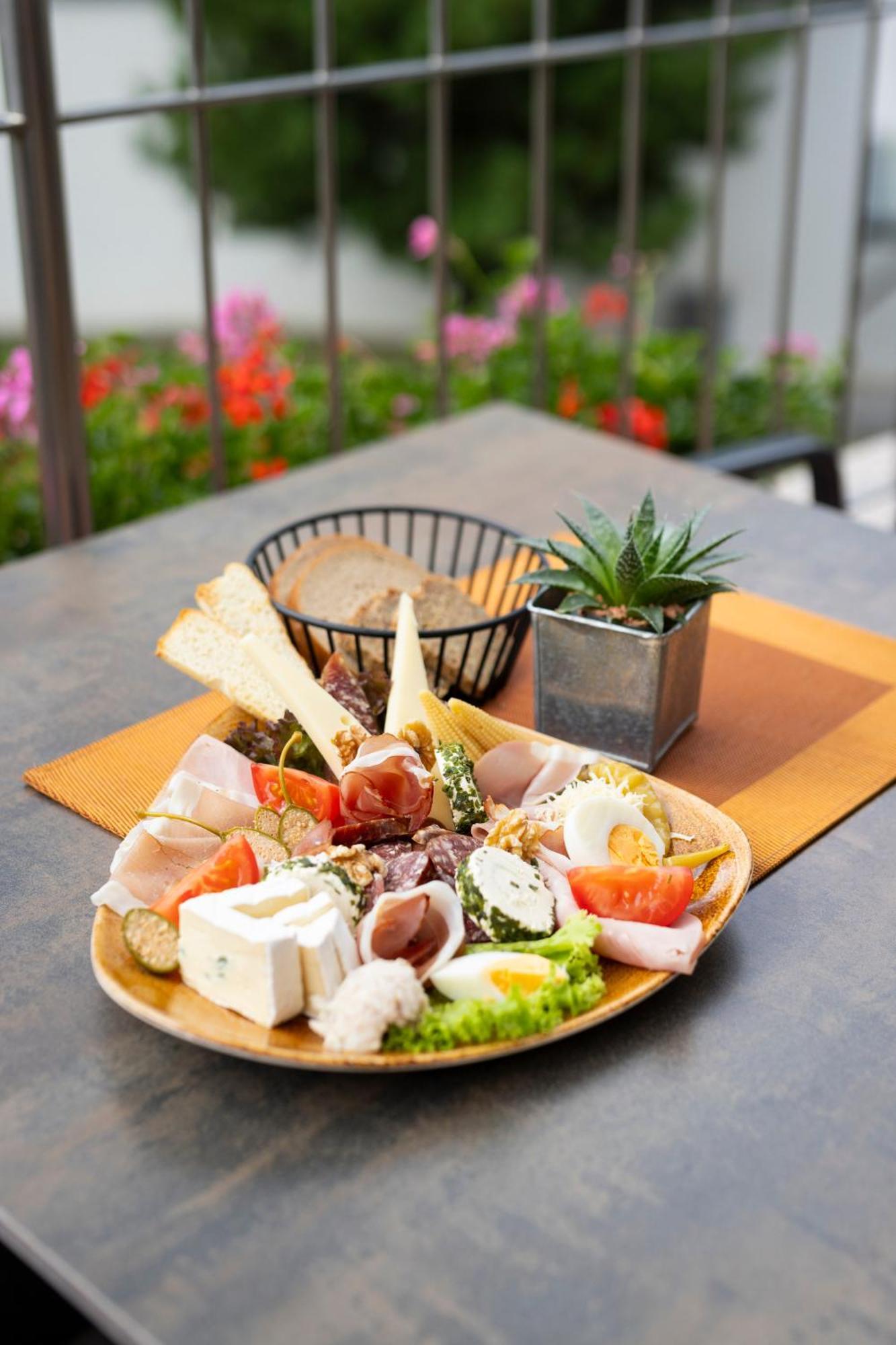 Hotel Jaegerhof Ишгъл Екстериор снимка