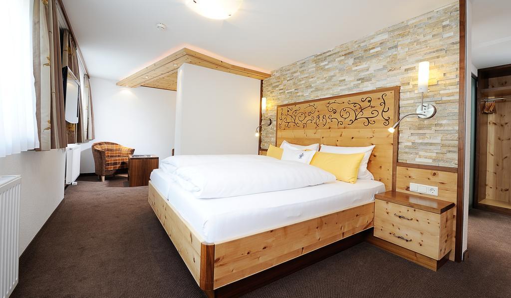 Hotel Jaegerhof Ишгъл Стая снимка